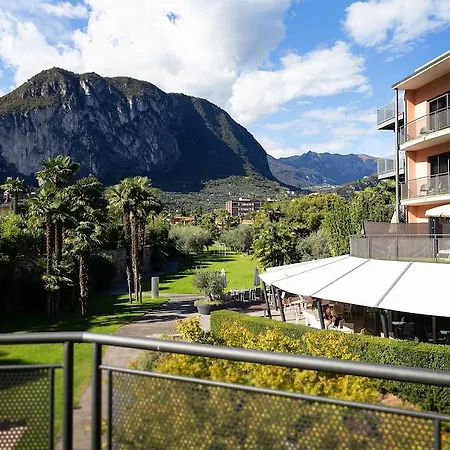 Astoria Hotel 4*